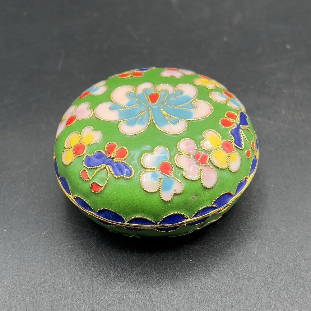 VTG Cloisonne Enamel Trinket Dish with Lid Raised Flowers Round 2" Bright Green